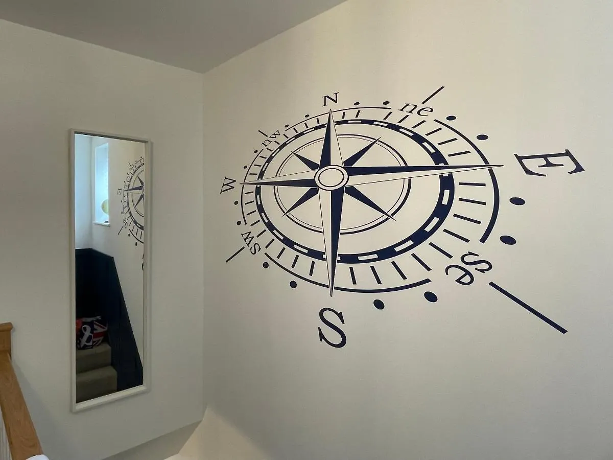 Whitby-Captains House Whitby - 4 Bed Luxury Holiday Home 0*,