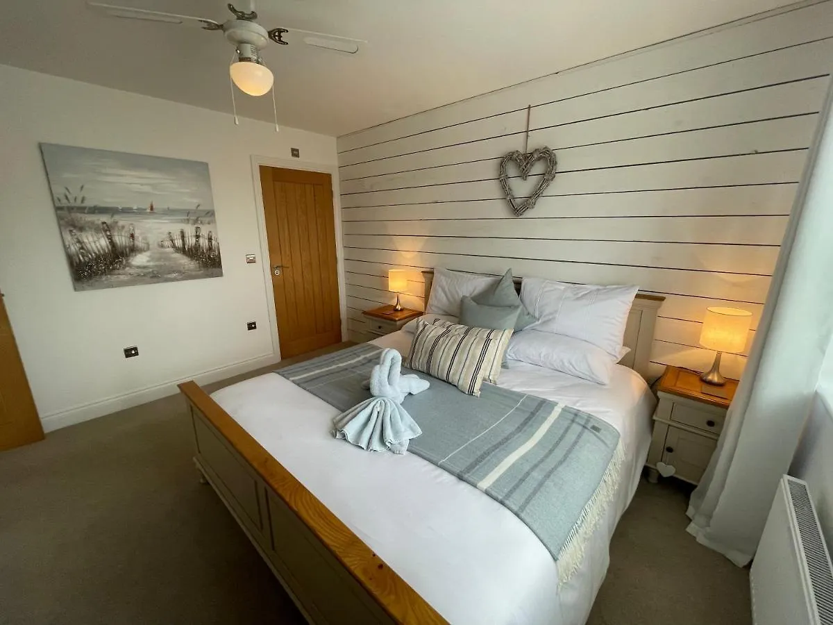 Whitby-Captains House Whitby - 4 Bed Luxury Holiday Home